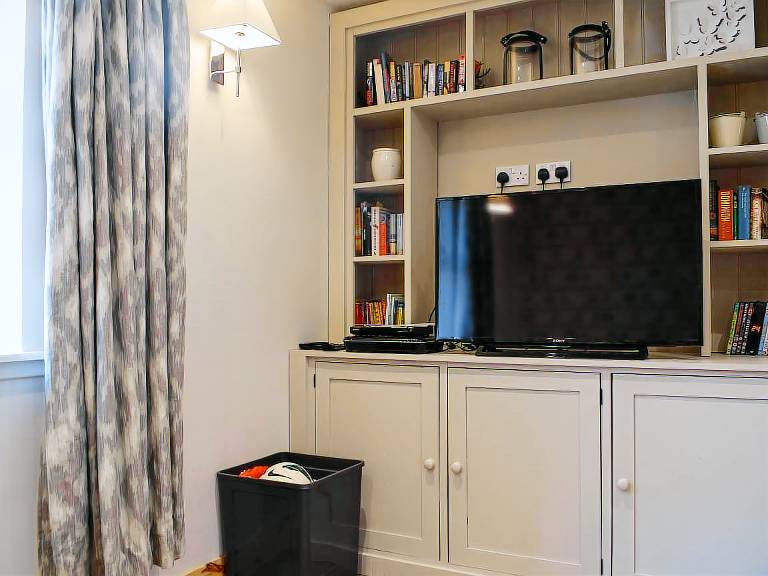 Children-friendly cottage with garden & BBQ | River view | Pets allowed — photo 5