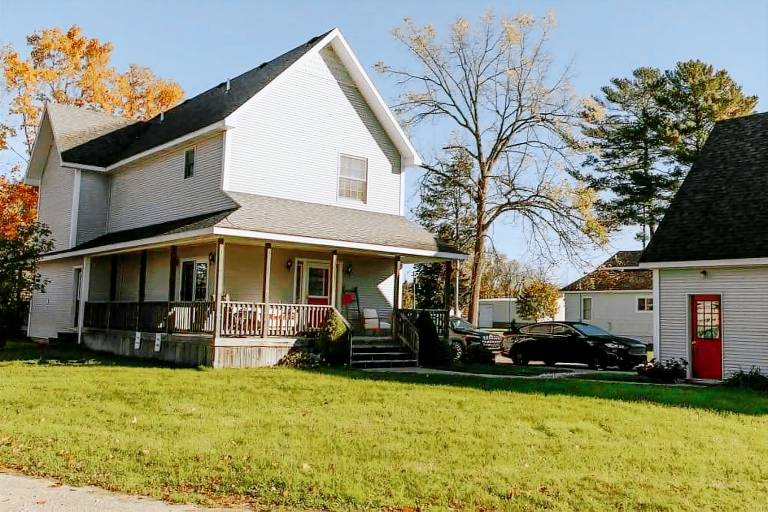 House Tawas City