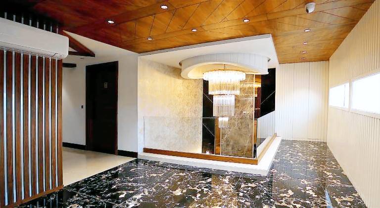 ROYAL LALIT Grand Hotel