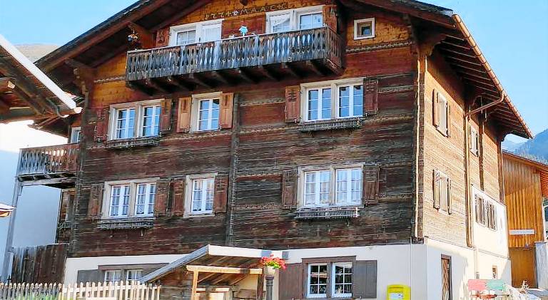 Pleasant holiday apartment | Next to the ski | Pets allowed in Brigels