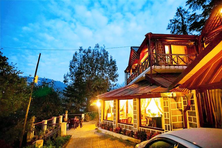 Resort Nainital Lake
