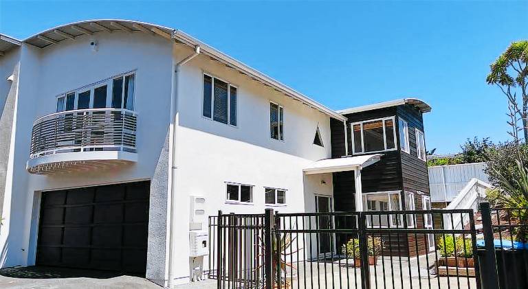 Vacation home with garden in Auckland