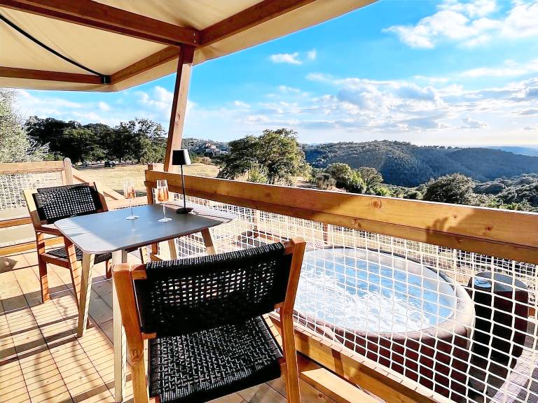 Luxury Tented Cabin with Jacuzzi and Beautiful Toscana Views in Italy — photo 2