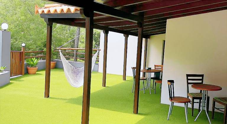 Serviced apartment with patio | Pets are welcome — photo 2