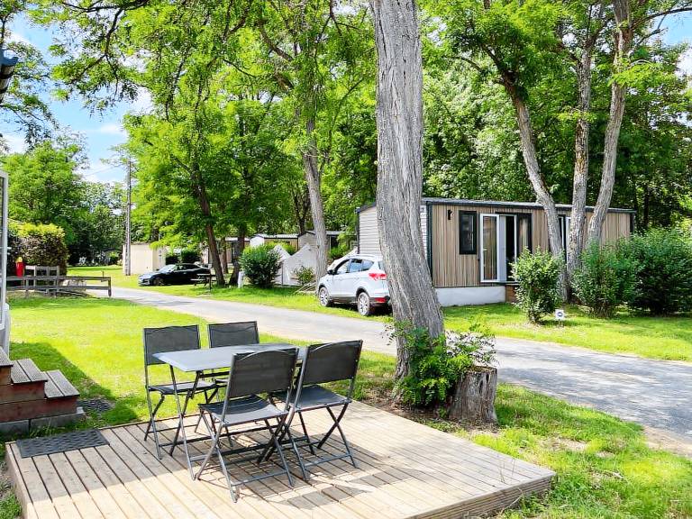 Mobile home with terrace — photo 3