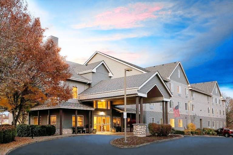 La Quinta Inn & Suites by Wyndham Eugene — photo 3
