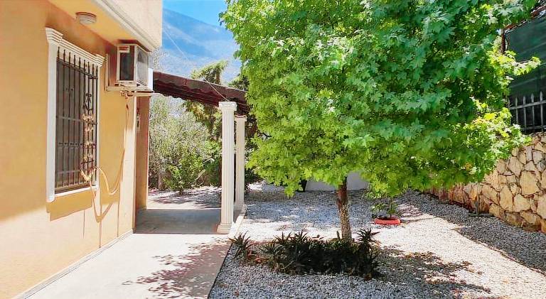 Villa Christing-Cozy Private Villa with Pool in Central Location — photo 4