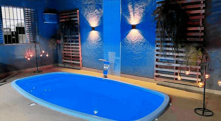 Vacation home with pool — photo 4