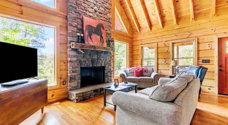 House with hot tub | Pet-friendly — photo 2