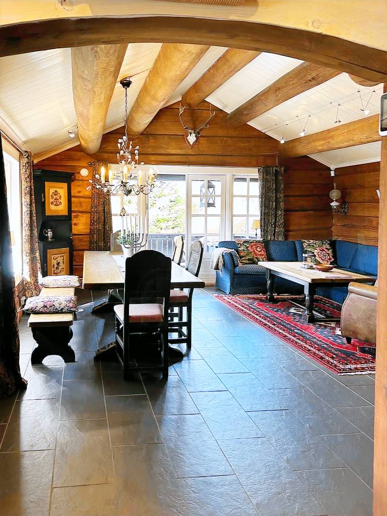 Family-oriented spacious house with terrace & yard | Dogs allowed in Vinje