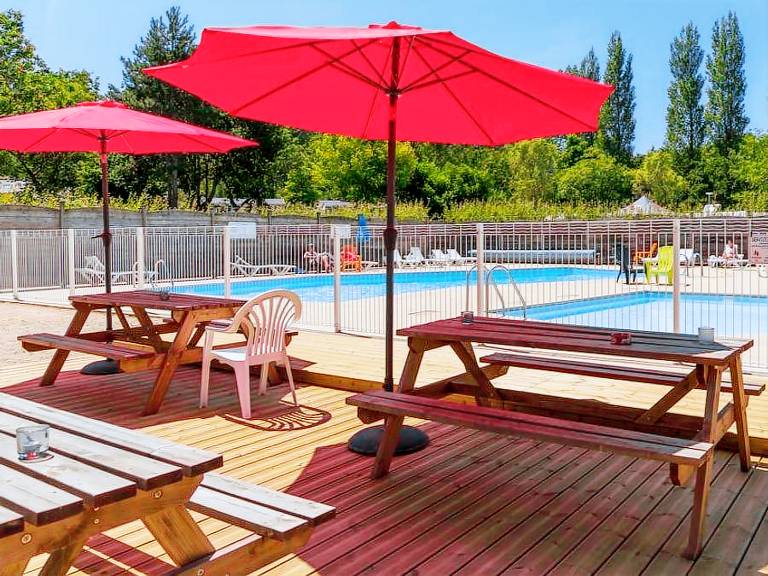 Mobile home with patio & heated pool — photo 2
