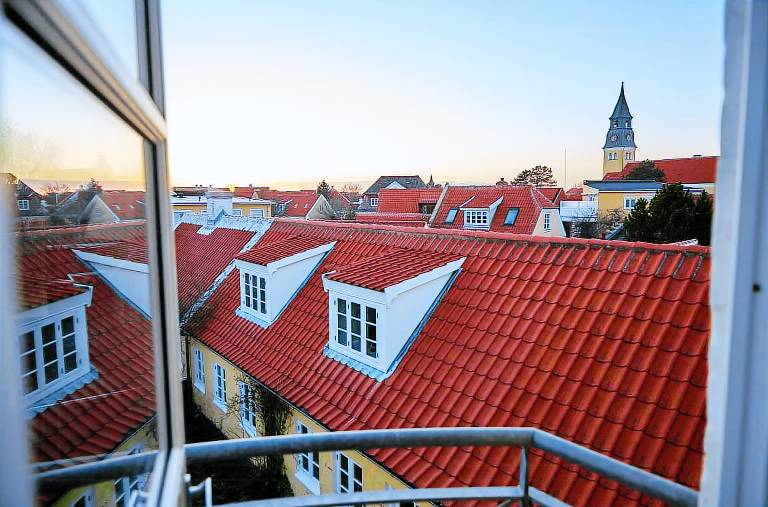 Child-friendly house with yard, terrace & BBQ | Suitable for remote work | Pets allowed — photo 2