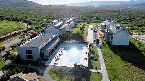 Serviced apartment with pool, garden & patio | Pets are welcome in Gravatá