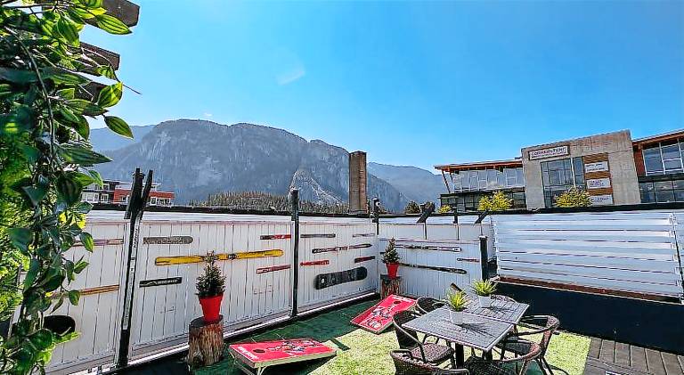 Crash Hotel Squamish — photo 3