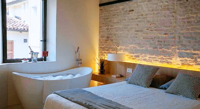 Fully equipped holiday apartment with hot tub & patio | Pet-friendly — photo 2