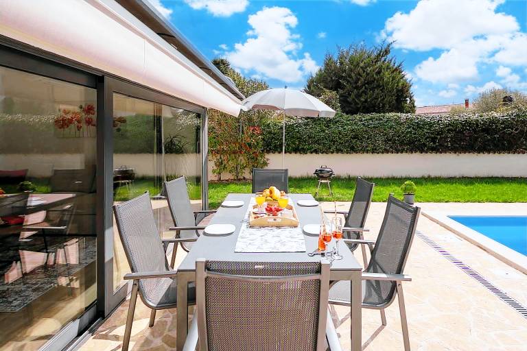 Fully equipped vacation home with patio, private pool & yard | Panoramic view | Pets allowed — photo 3