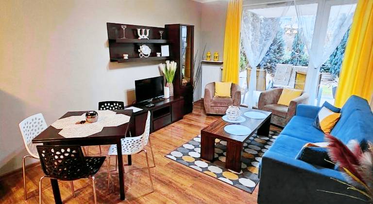 Rental apartment with yard — photo 2