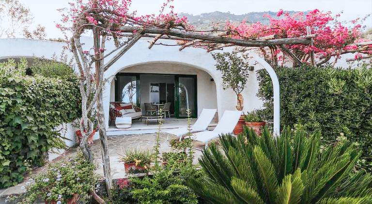 Villa with hot tub & terrace — photo 5