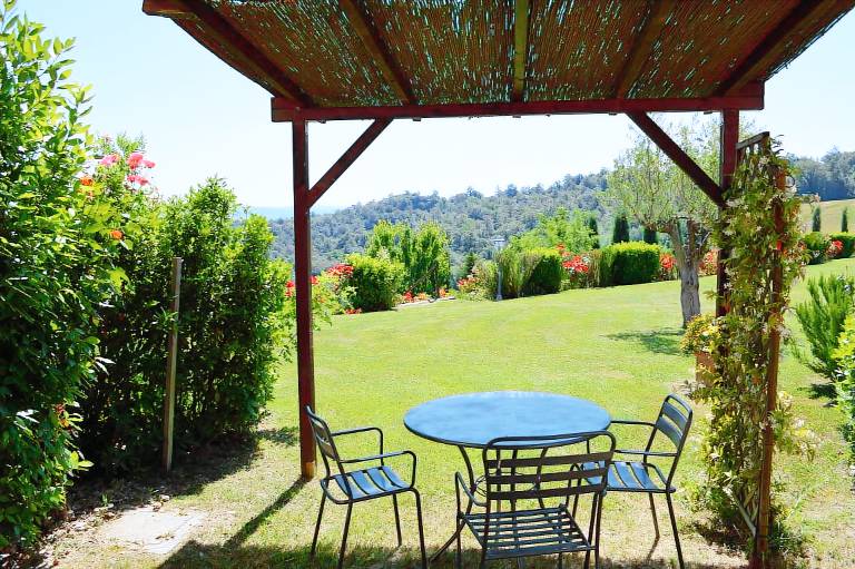 Large apartment with shared swimming pool in Crete Senesi — photo 4