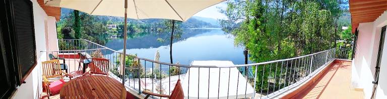 Vacation home with yard, terrace & BBQ | Water view — photo 3