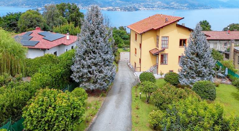 Casa Lilla - Lakeview Large Apartments With Garden Above Stresa in Stresa