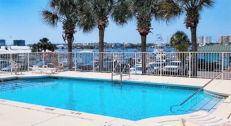 Rental apartment with pool — photo 5