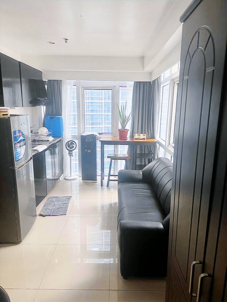 Holiday apartment with pool | City view — photo 3