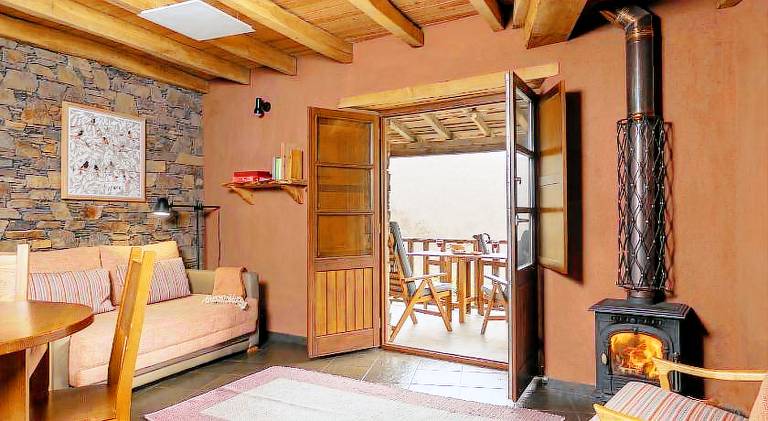Vacation home with patio & barbecue | Pets are welcome — photo 5