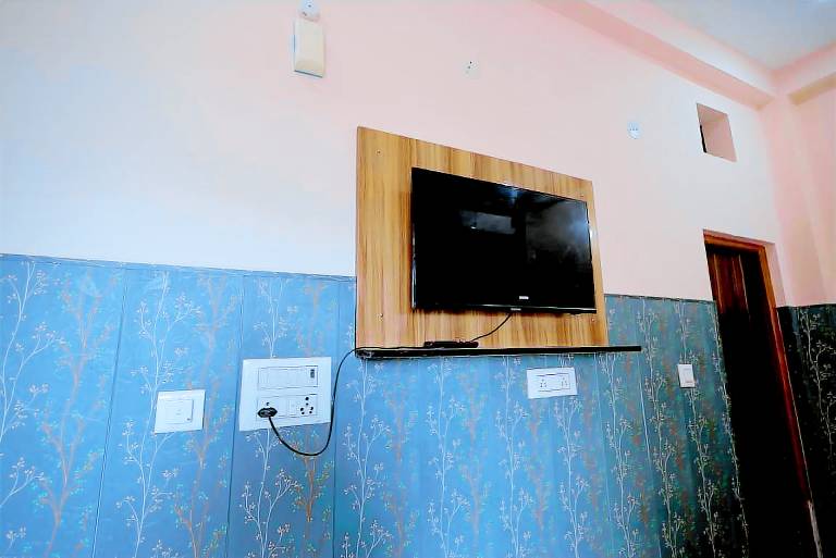 Shiv shakti Dham cozy balcony rooms guest prefer — photo 5