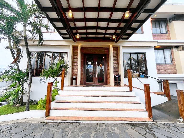 Mango Valley Hotel in Morong