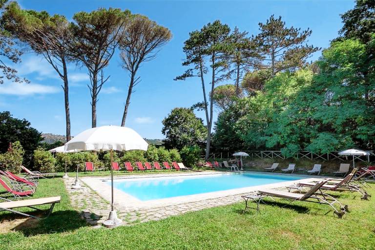 Children-friendly big villa with barbeque, terrace & yard | Pet-friendly in Gubbio