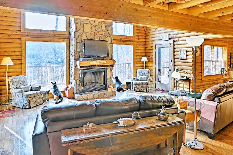 Underwood Home w/ 40 Acres: Fire Pit, Private Lake — photo 3