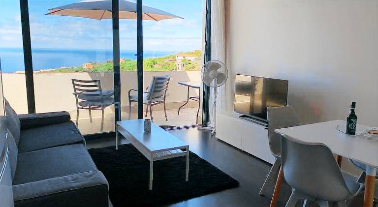 Fully equipped house with yard, terrace & grill | Pets are welcome — photo 2