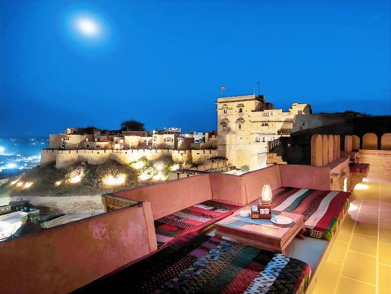 K D PALACE HOTEL