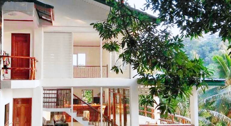 House with 3 rooms for 10 persons in Puerto Galera