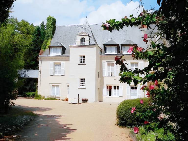 Logis Manoir De La Giraudiere in Saumur