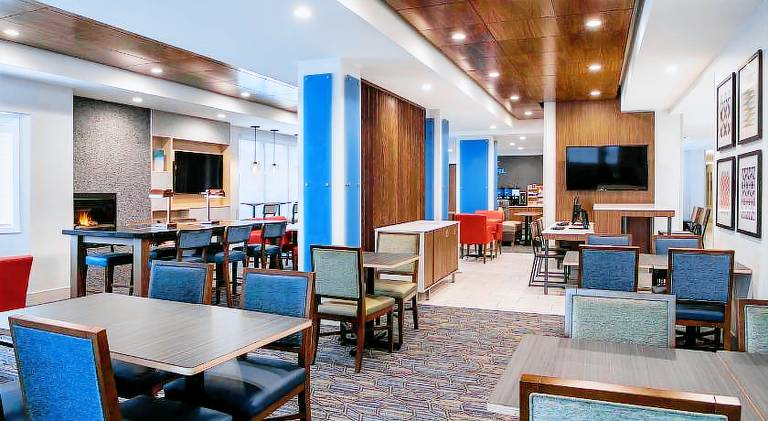 Holiday Inn Express & Suites Saskatoon Centre by IHG — photo 3