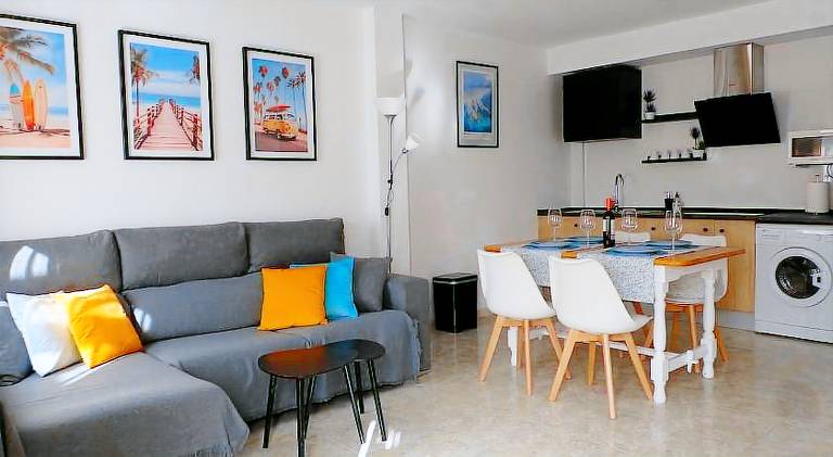 Apartment with pool — photo 2