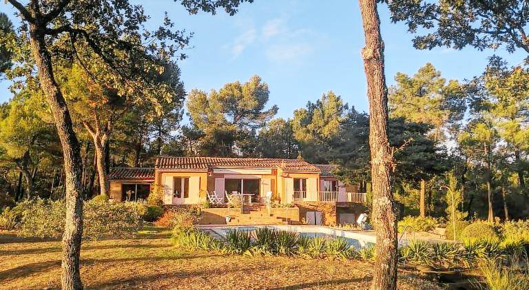 Villa with pool in Joucas