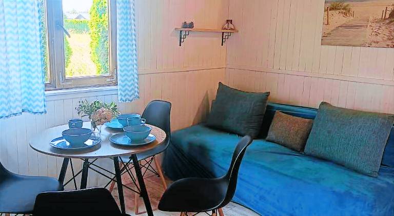 Lodge with barbeque, yard & terrace — photo 3