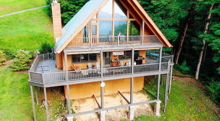 Vacation home | Pets allowed in Bryson City, NC