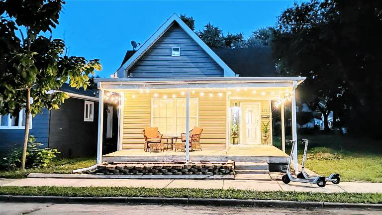 House  Near Westside