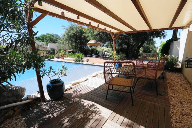 Vacation home with terrace, barbeque & private pool — photo 2