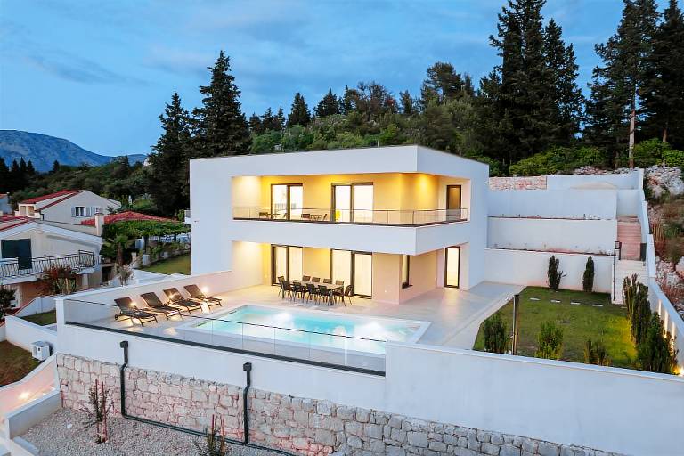 Vila  Ploče