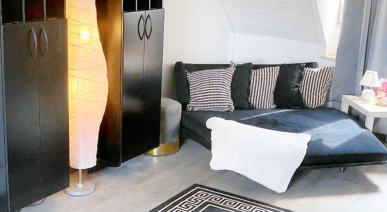 Holiday apartment with patio, yard & sauna in Wesel