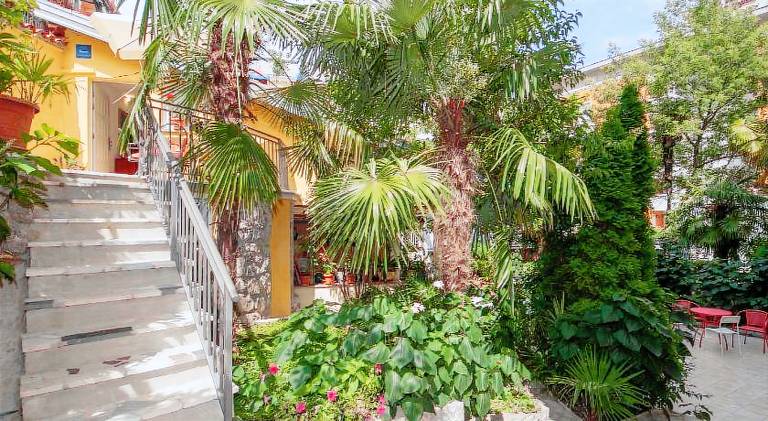 Apartment with garden & patio | Close to the beach | Pet-friendly — photo 5