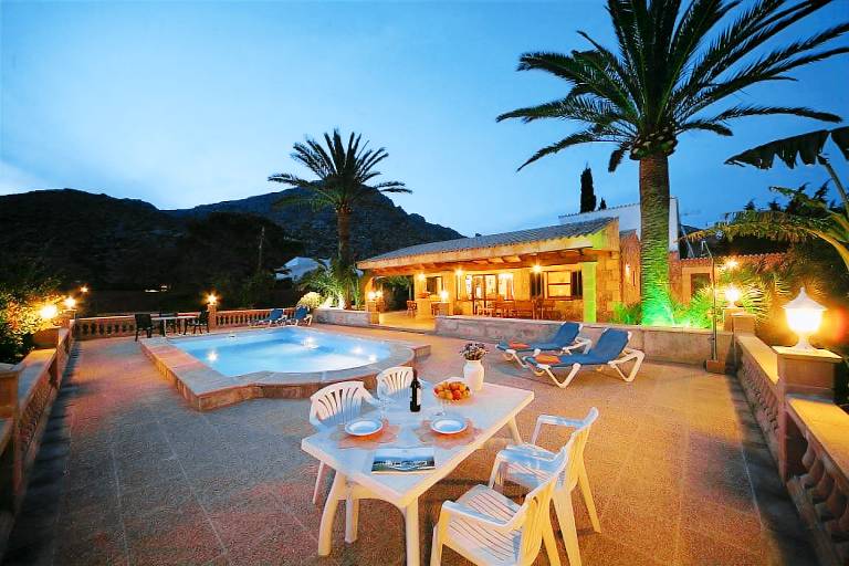 Villa  Llubí