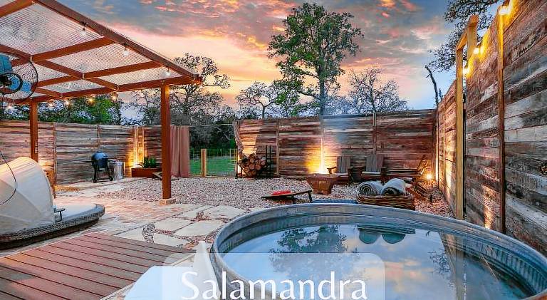 Romantic Tiny Luxury Retreat w heated pool, sauna n outdoor shower in Wimberley 10 acres in Wimberley, TX