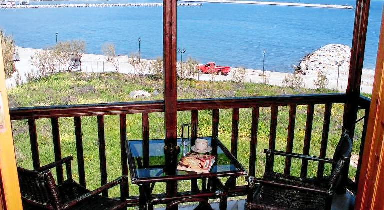 Apartment with garden & patio | Perfect for remote work in Skopelos