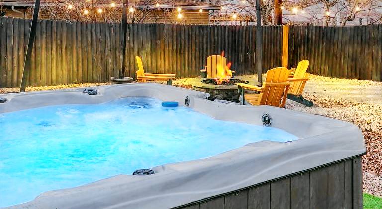 Vacation home with jacuzzi, terrace & barbecue in Wheat Ridge, CO